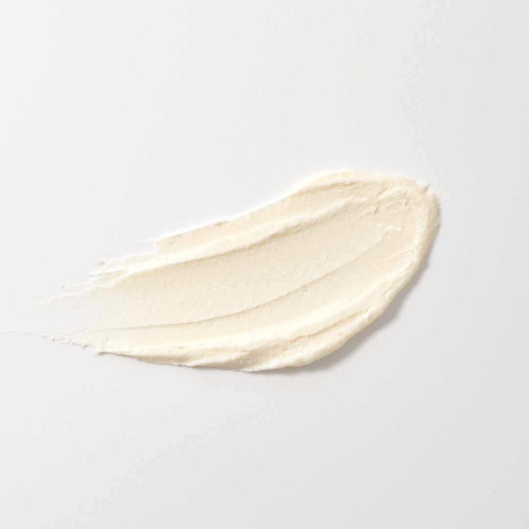 Texture onctueuse du baume démaquillant à la nigelle pour démaquillage en douceur